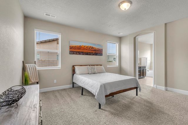 8609 Forecast Court NW, Albuquerque, NM 87120