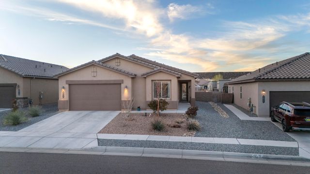 8609 Forecast Court NW, Albuquerque, NM 87120