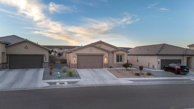 8609 Forecast Court NW, Albuquerque, NM 87120