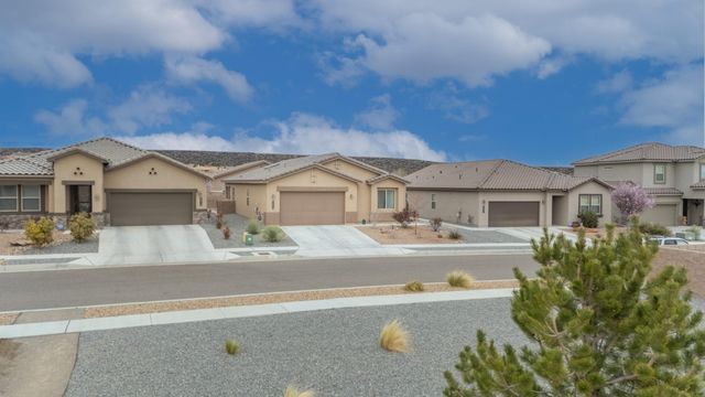 8609 Forecast Court NW, Albuquerque, NM 87120