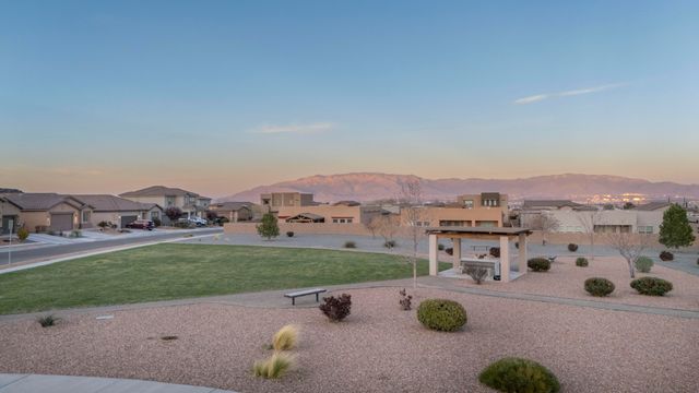 8609 Forecast Court NW, Albuquerque, NM 87120