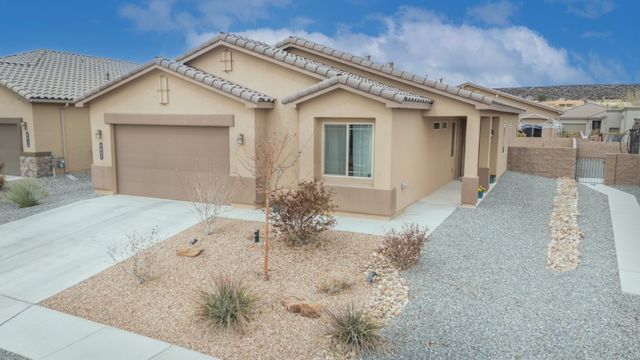 8609 Forecast Court NW, Albuquerque, NM 87120