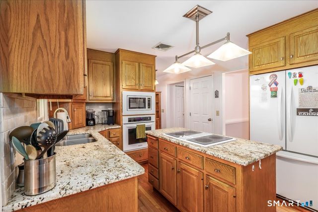 17 Norton Lane, New Milford, CT 06776