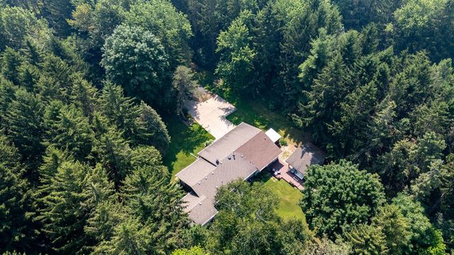 6775 Glacier DRIVE, West Bend, WI 53090
