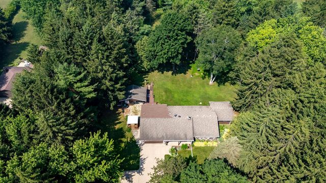 6775 Glacier DRIVE, West Bend, WI 53090