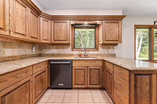 6775 Glacier DRIVE, West Bend, WI 53090
