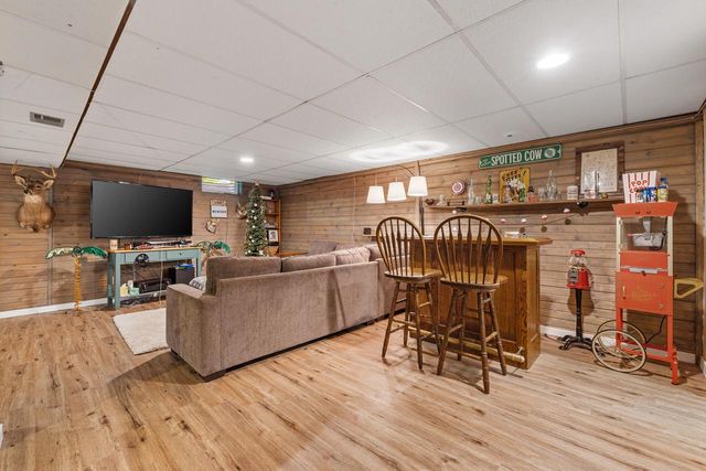 6775 Glacier DRIVE, West Bend, WI 53090