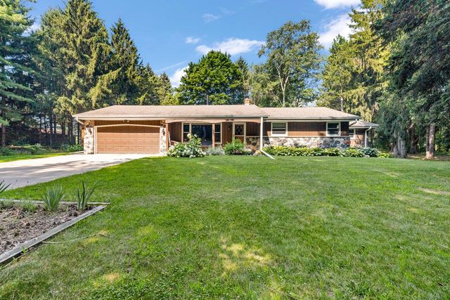6775 Glacier DRIVE, West Bend, WI 53090