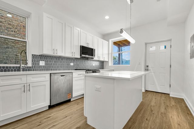4751 W Monroe Street 1, Chicago, IL 60644