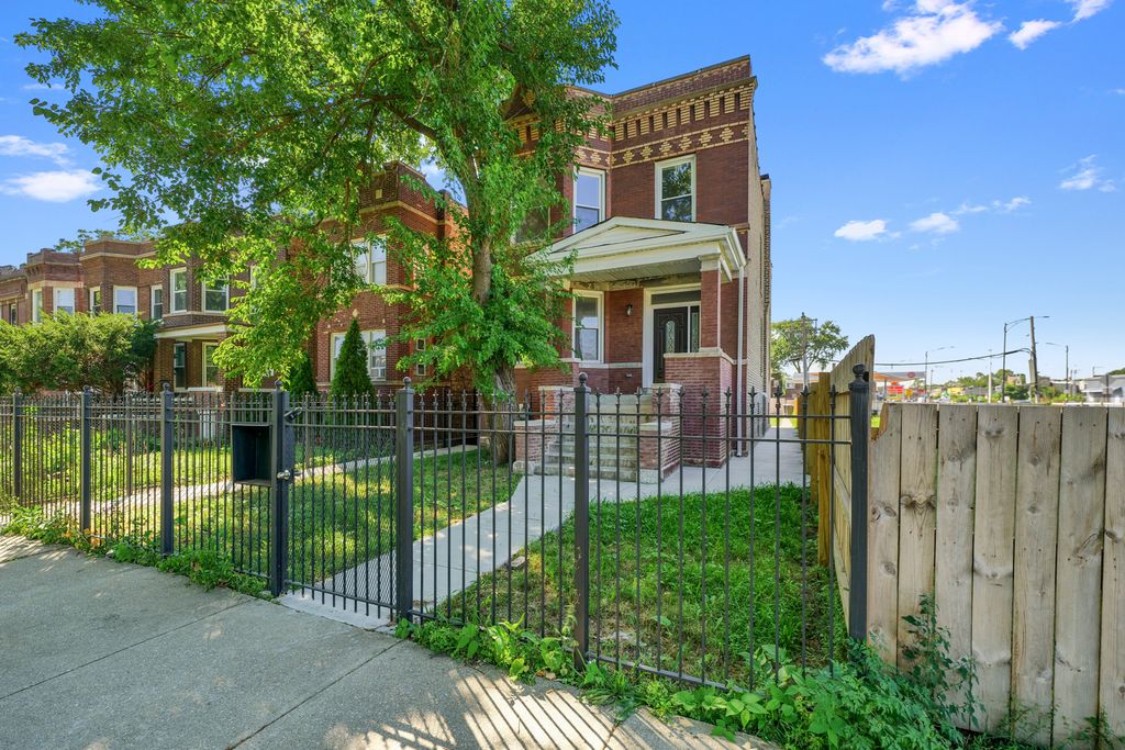 4751 W Monroe Street 1, Chicago, IL 60644