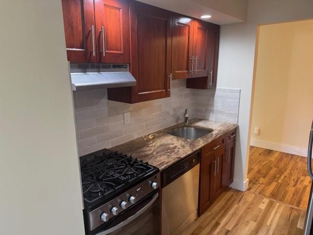 250 W Merrick Road 2R, Freeport, NY 11520