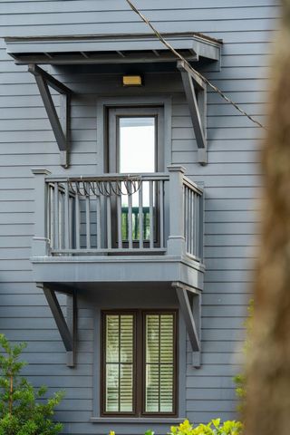 16 Cleveland Street 300, Charleston, SC 29403