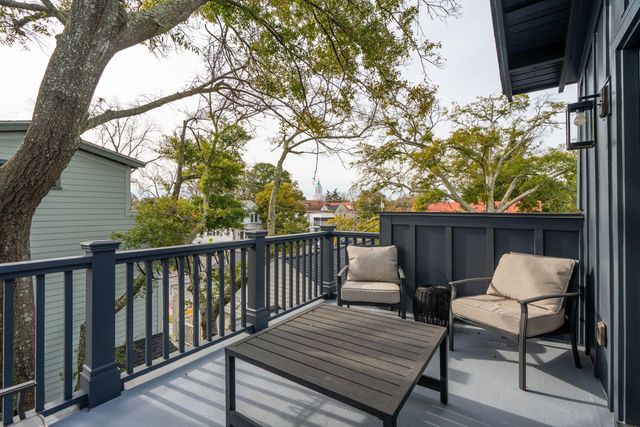 16 Cleveland Street 300, Charleston, SC 29403