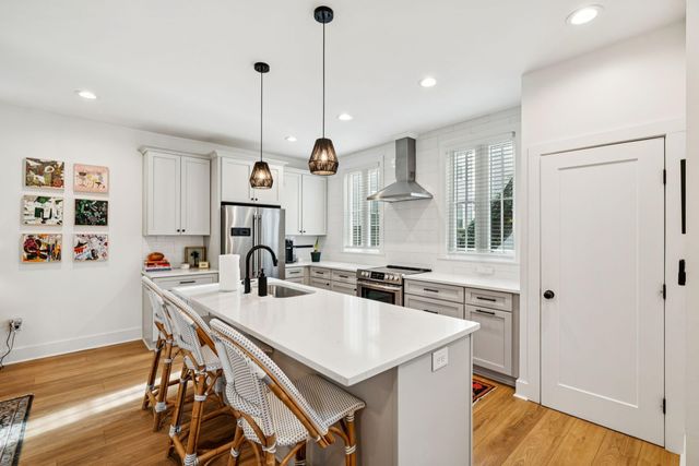 16 Cleveland Street 300, Charleston, SC 29403