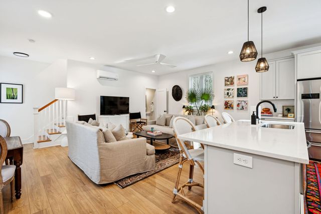 16 Cleveland Street 300, Charleston, SC 29403