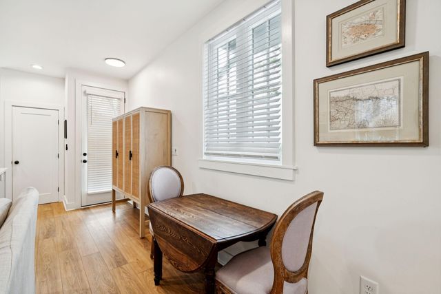 16 Cleveland Street 300, Charleston, SC 29403