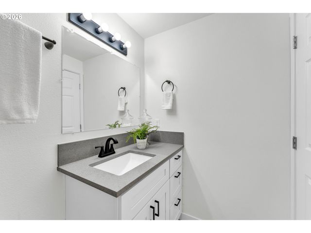 5173 10TH Ave Ne, Keizer, OR 97303