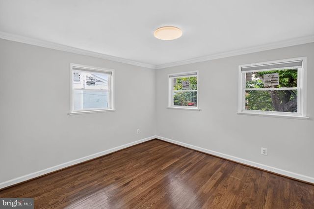 102 S INGRAM ST, Alexandria, VA 22304