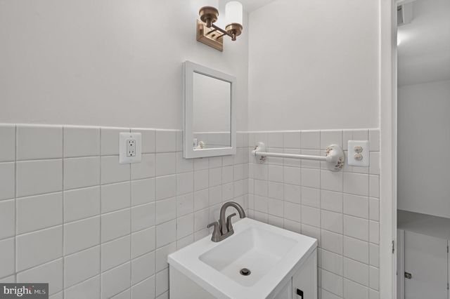 102 S INGRAM ST, Alexandria, VA 22304