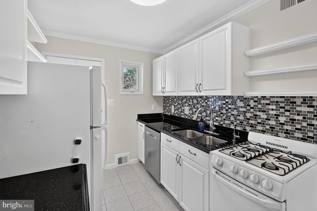 102 S INGRAM ST, Alexandria, VA 22304