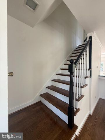 102 S INGRAM ST, Alexandria, VA 22304