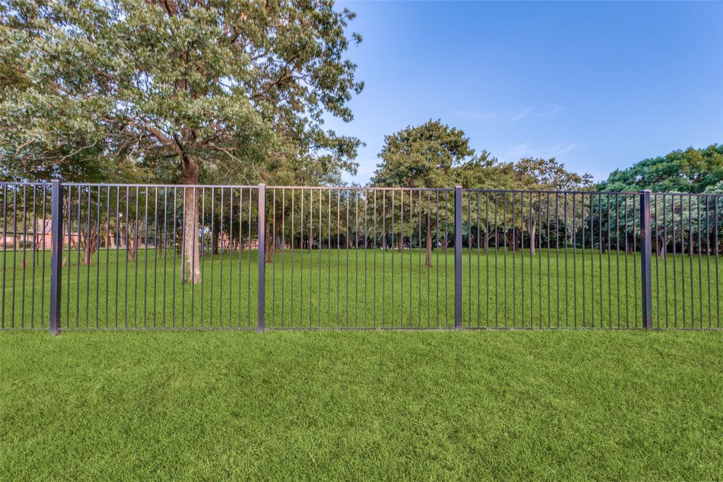 262 Turner Warnell Road, Mansfield, TX 76063