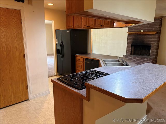 215 E Leecraft, Colbert, OK 74733