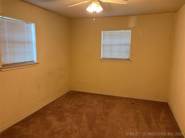 215 E Leecraft, Colbert, OK 74733