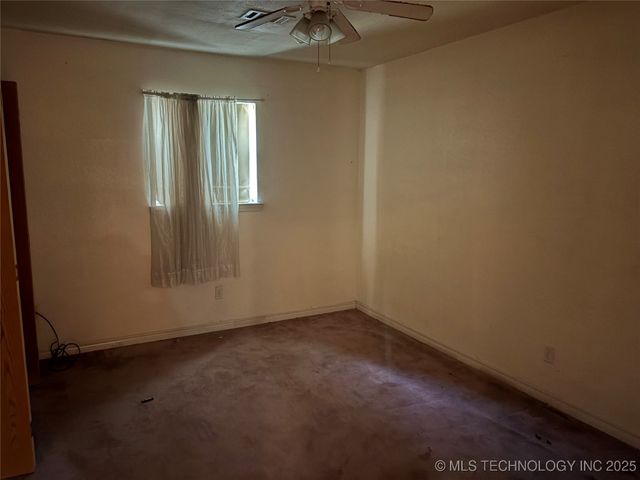 215 E Leecraft, Colbert, OK 74733