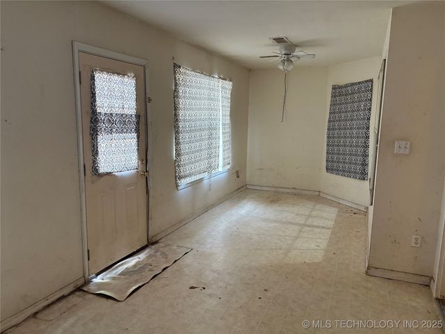 215 E Leecraft, Colbert, OK 74733