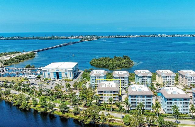 395 ARUBA CIRCLE 402, Bradenton, FL 34209