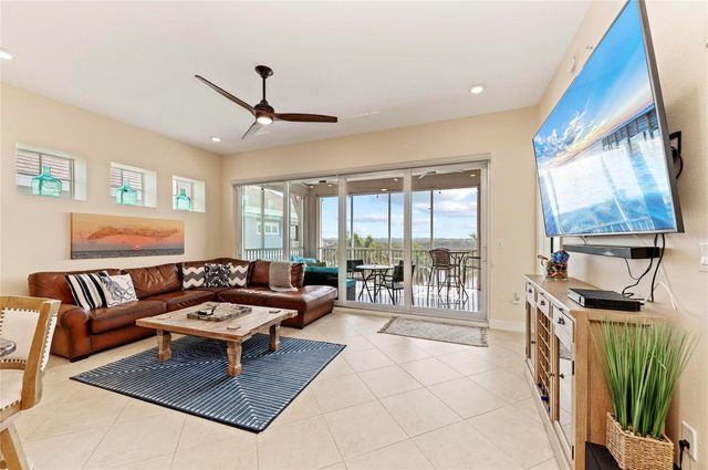 395 ARUBA CIRCLE 402, Bradenton, FL 34209