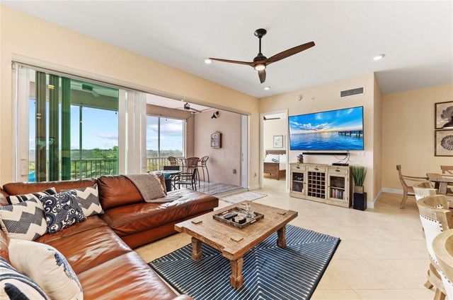 395 ARUBA CIRCLE 402, Bradenton, FL 34209