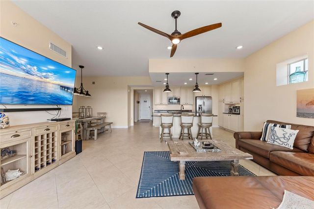 395 ARUBA CIRCLE 402, Bradenton, FL 34209