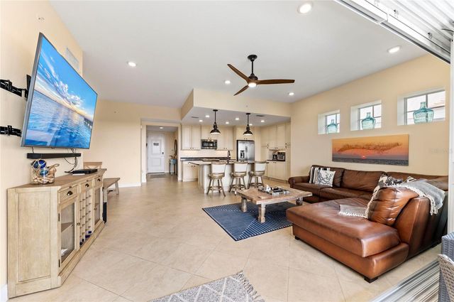 395 ARUBA CIRCLE 402, Bradenton, FL 34209