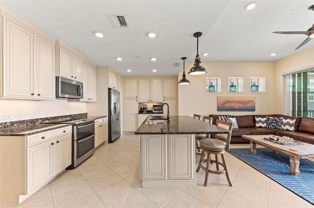 395 ARUBA CIRCLE 402, Bradenton, FL 34209
