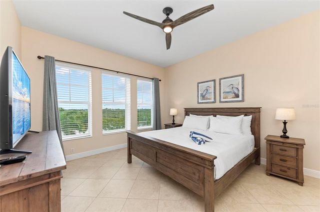395 ARUBA CIRCLE 402, Bradenton, FL 34209