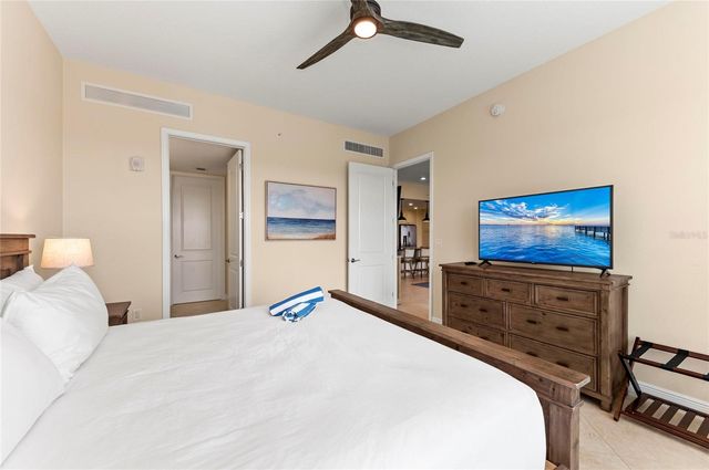 395 ARUBA CIRCLE 402, Bradenton, FL 34209