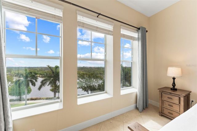 395 ARUBA CIRCLE 402, Bradenton, FL 34209