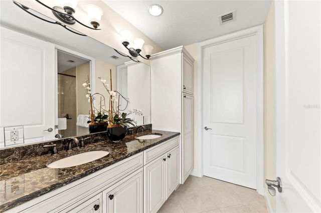 395 ARUBA CIRCLE 402, Bradenton, FL 34209