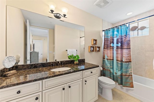 395 ARUBA CIRCLE 402, Bradenton, FL 34209