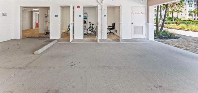 395 ARUBA CIRCLE 402, Bradenton, FL 34209