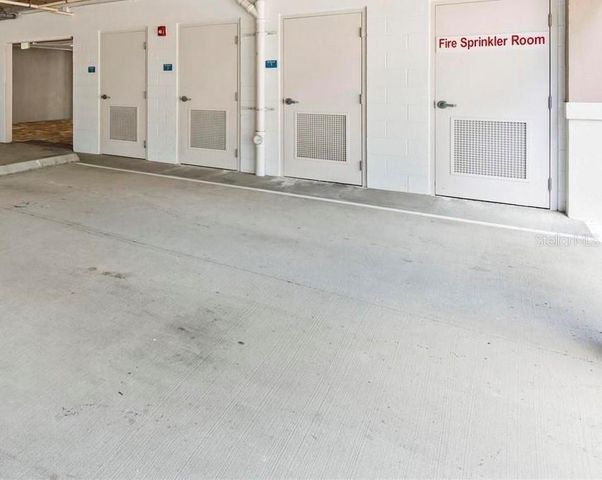 395 ARUBA CIRCLE 402, Bradenton, FL 34209