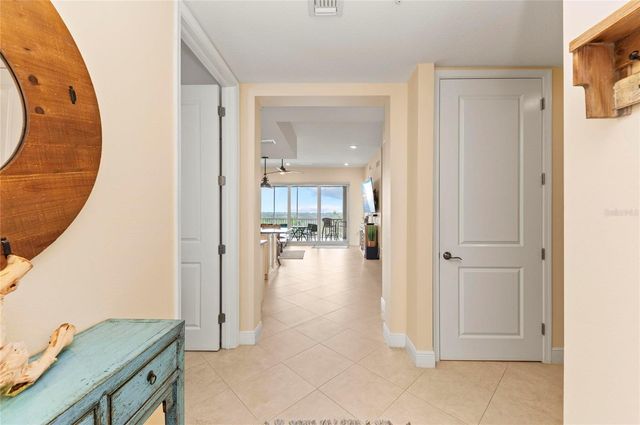 395 ARUBA CIRCLE 402, Bradenton, FL 34209