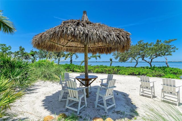 395 ARUBA CIRCLE 402, Bradenton, FL 34209