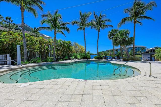 395 ARUBA CIRCLE 402, Bradenton, FL 34209