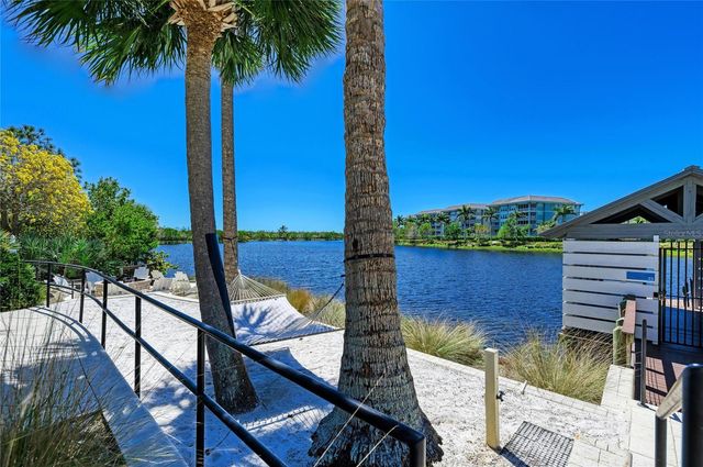 395 ARUBA CIRCLE 402, Bradenton, FL 34209