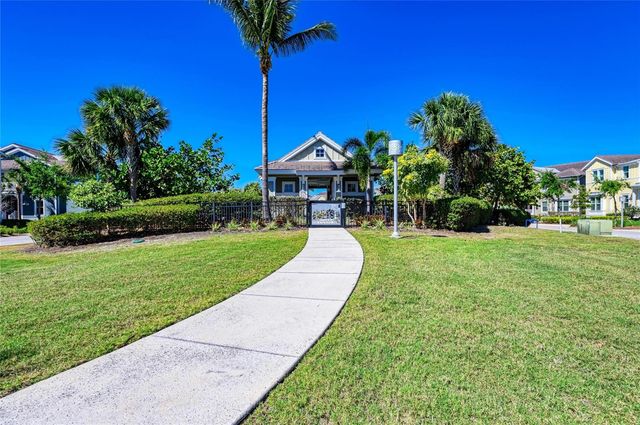 395 ARUBA CIRCLE 402, Bradenton, FL 34209