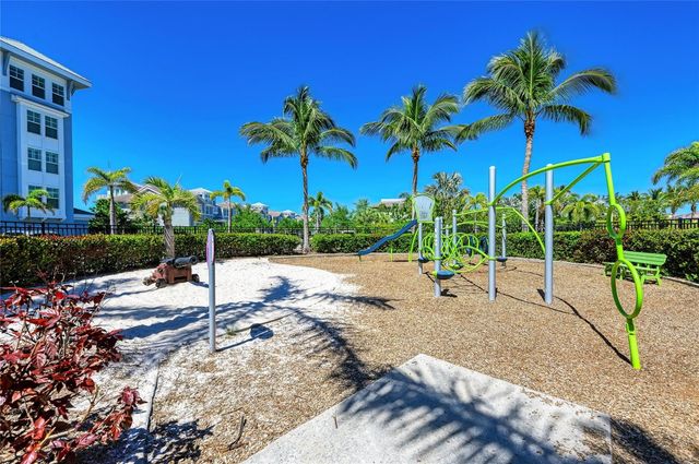 395 ARUBA CIRCLE 402, Bradenton, FL 34209