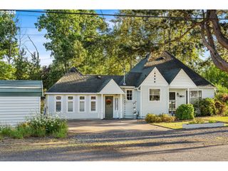 1054 Ne FALOMA Rd, Portland, OR 97211